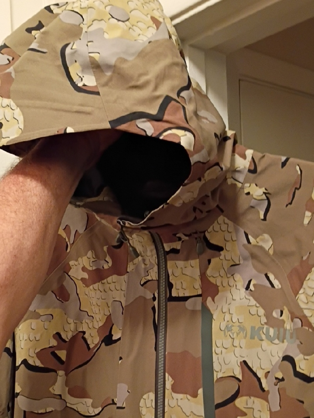 KUIU Multi-Terrain Camo Hooded Hunting Jacket - Tan, Brown, Cream
